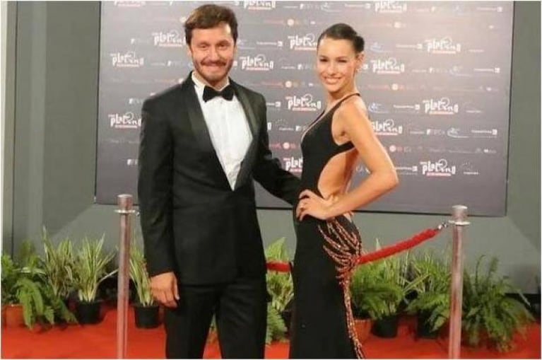 La China Suárez y Pampita, con el mismo vestido junto a Vicuña