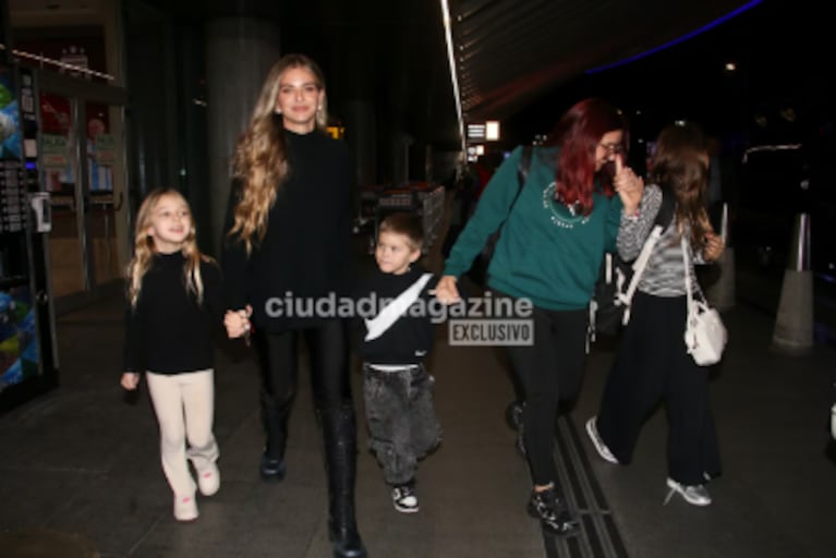 La China voló a Turquía con sus tres hijos.