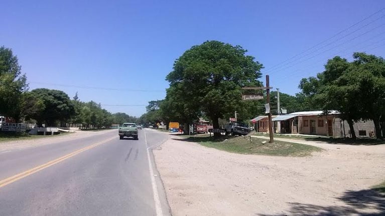 La chocaron, policías las dejaron solas en la ruta y le robaron: dos imputados