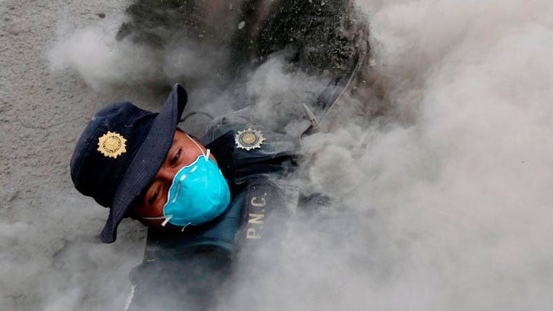 La cifra de muertos por la explosión del volcán de Fuego puede aumentar.