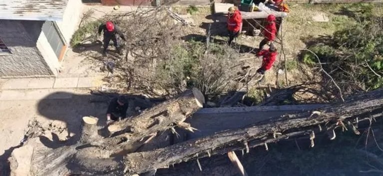 La ciudad se vio afectada por las fuertes ráfagas de viento.