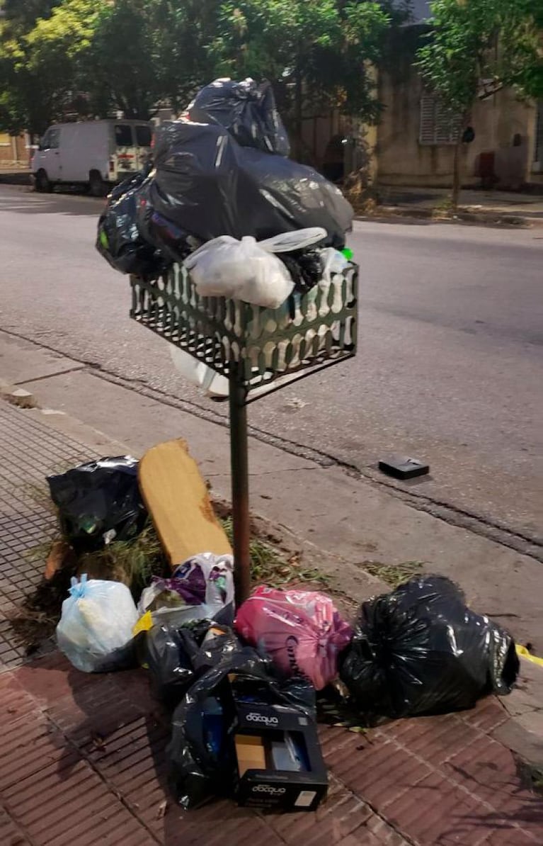 La ciudad, tapada de basura por una protesta del Surrbac