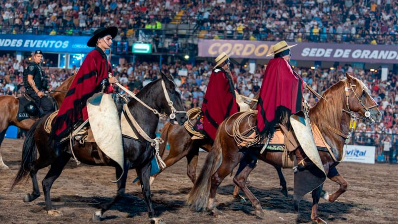 La clásica vuelta de ingreso del Chaqueño Palavecino. Foto: Prensa Festival Jesús María.