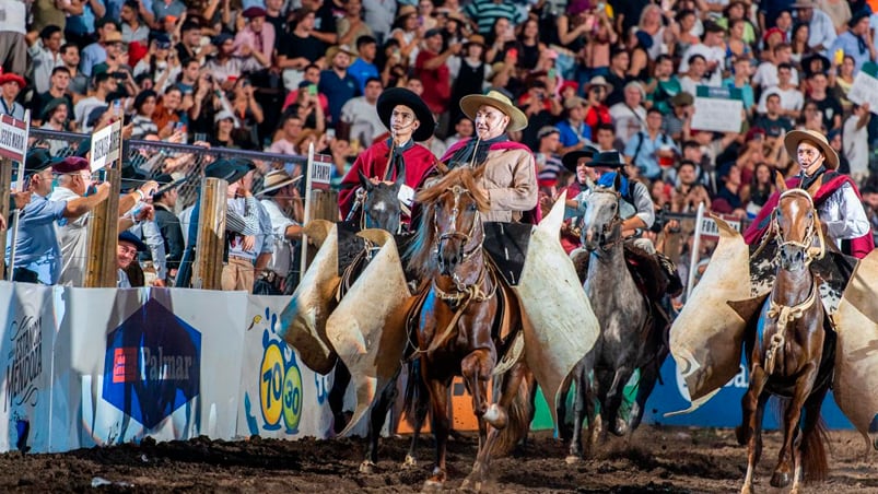 La clásica vuelta de ingreso del Chaqueño Palavecino. Foto: Prensa Festival Jesús María.