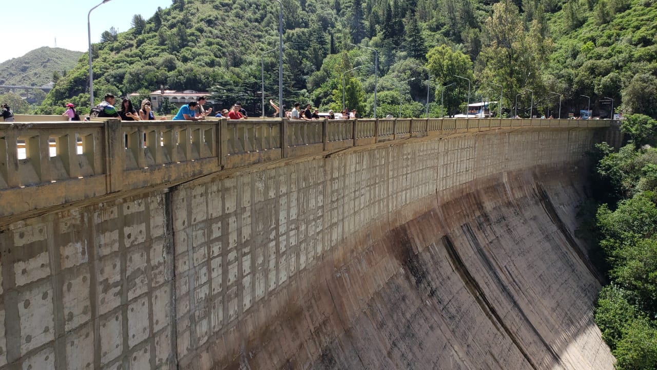 La "cola de novia" en el dique San Roque.