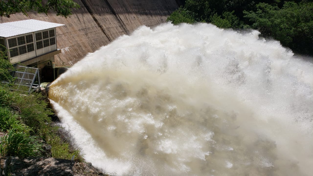 La "cola de novia" en el dique San Roque.