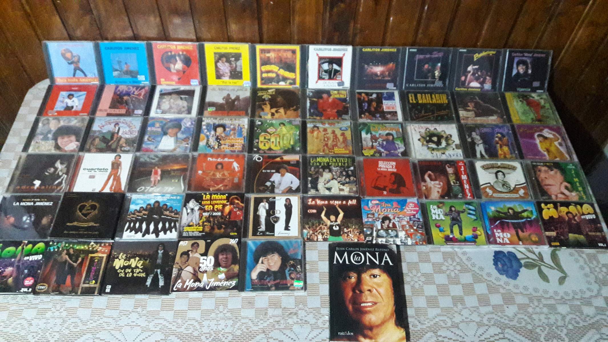 La colección de discos de La Mona Jiménez.