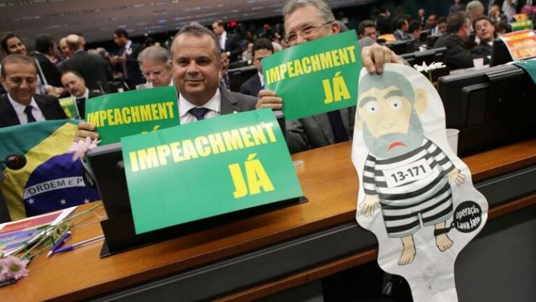 La comisión especial aprobó el juicio político a Dilma Rousseff