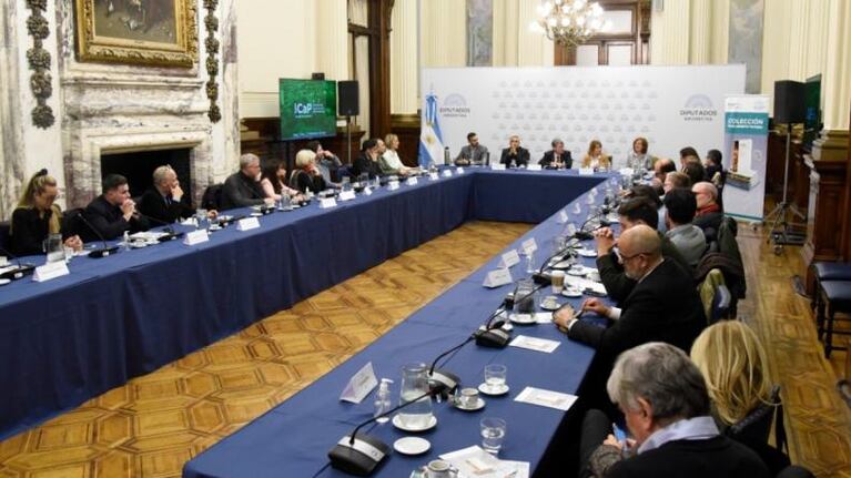 La comisión inició el debate del proyecto que propone modificaciones al Código Penal relacionado a la conducción imprudente de vehículos y de penas específicas en el caso de carreras ilegales.