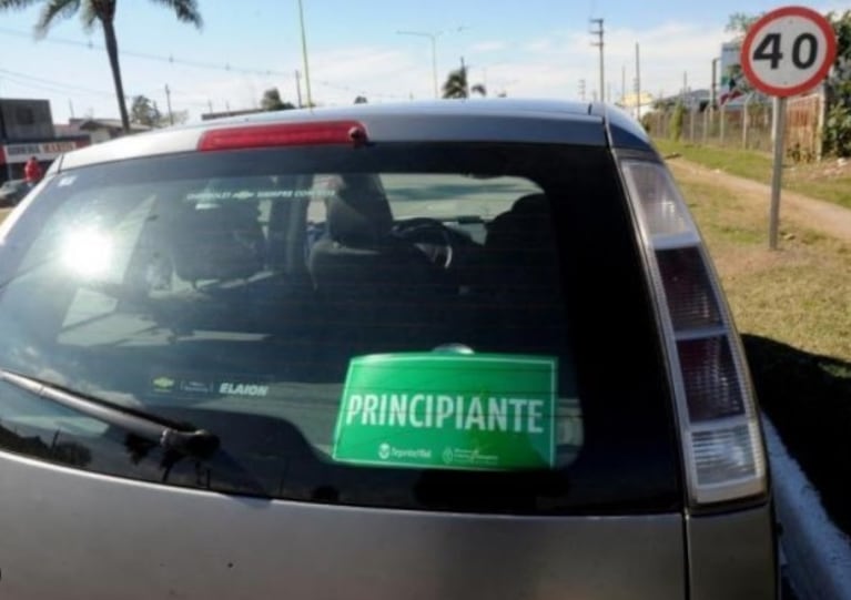 La conductora puso un cartel que no pasó desapercibido.
