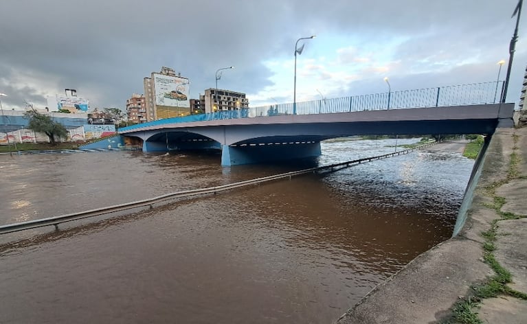 La Costanera está cortada en ambas manos.