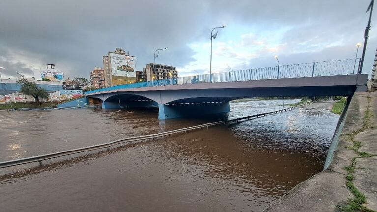 La Costanera está cortada en ambas manos.