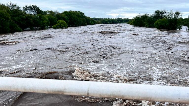 La crecida en el río de los Sauces. Foto: Franco Cejas/Corresponsal El Doce.