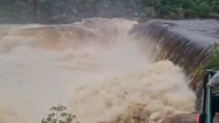 La crecida en los ríos serranos tras un diluvio histórico para agosto en Córdoba.