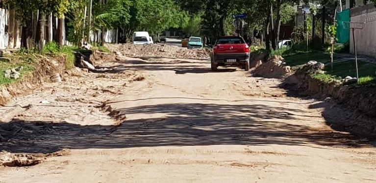 La cuadra que se olvidaron de pavimentar en Argüello