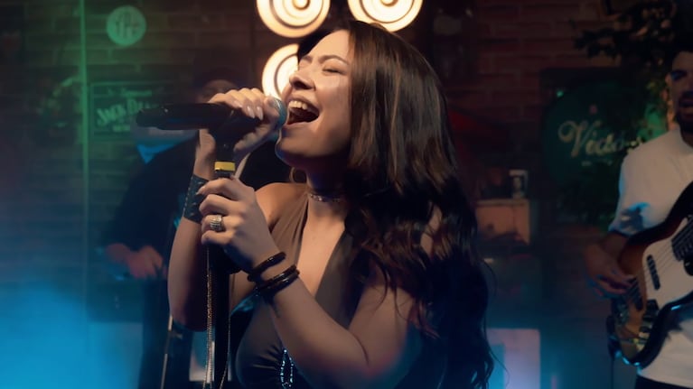 La cuartetera lanzó un enganchado grabado en vivo en un bar de zona norte.