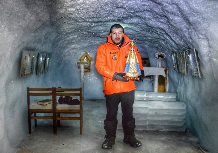 La cueva más fría del planeta en la Base Belgrano ll.