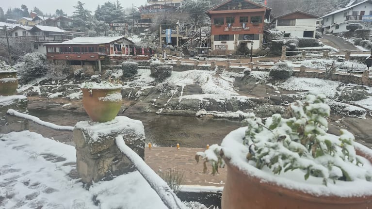 La Cumbrecita recibió la nieve.