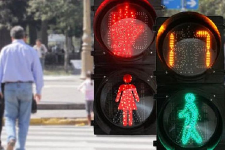 La curiosa idea china para que los peatones no crucen en rojo
