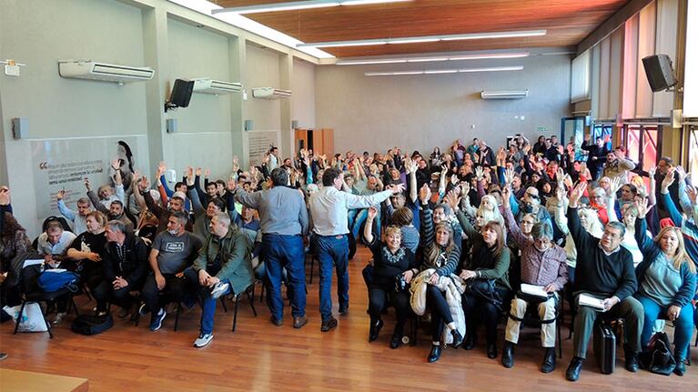 La decisión fue aprobada por la asamblea que se reunió este martes.