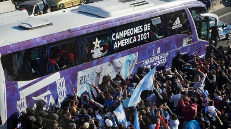 La delegación arribó a la Argentina en medio de un fuerte operativo de seguridad.