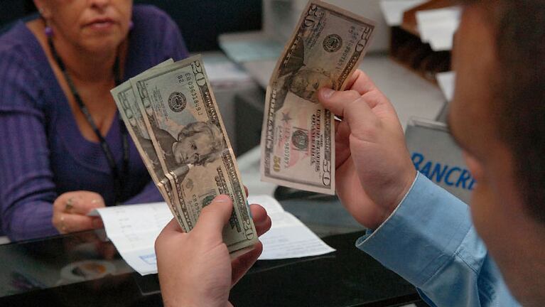 La demanda del billete extranjero hizo crecer la cotización.