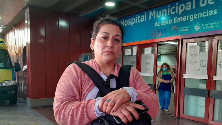 La desesperación de la mamá del operario accidentado. Foto: Pablo Olivarez/El Doce.