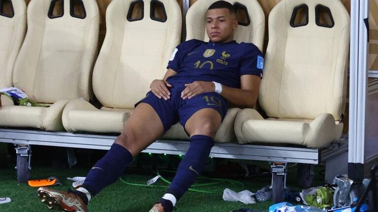 La desoladora imagen de Mbappé tras perder la final del mundo contra Argentina