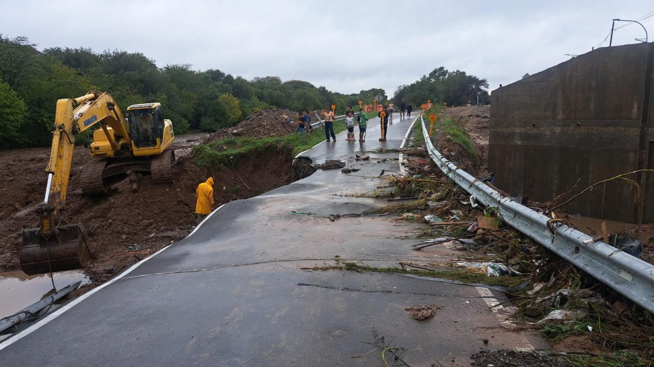 La destrucción se produjo en un desvío de la Costanera. Foto: Juan Pablo Lavisse/El Doce.