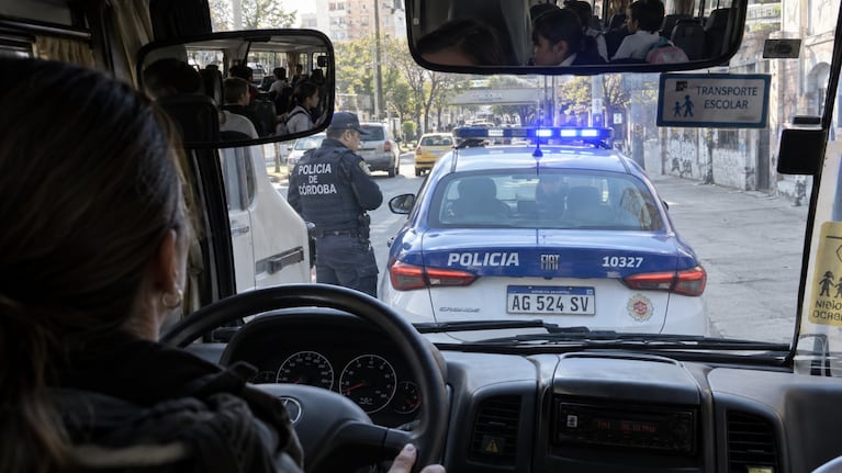 La detuvieron mientras llevaba a niños al colegio. (Foto ilustrativa)