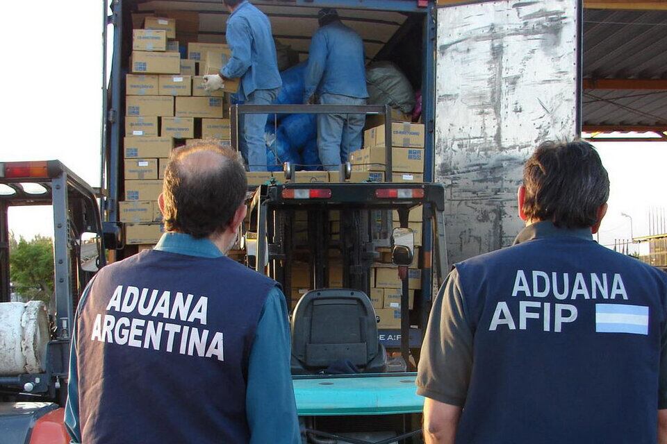 La Dirección General de Aduanas incauta una gran cantidad de artículos a los que deben darles un destino. Foto: DGA