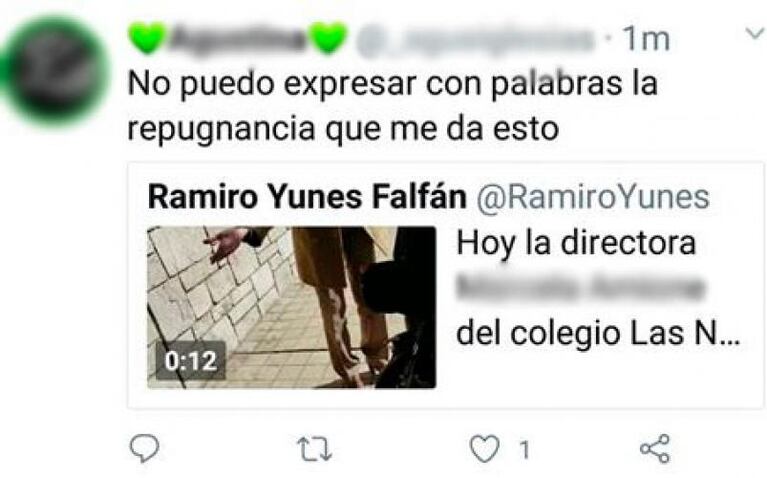 La directora les quitó los pañuelos verdes a cuatro alumnas en plena la calle