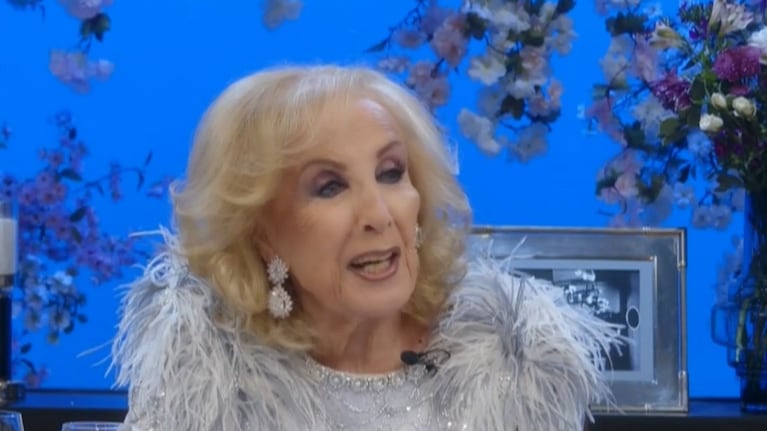 La Diva se refirió a las ausencias.