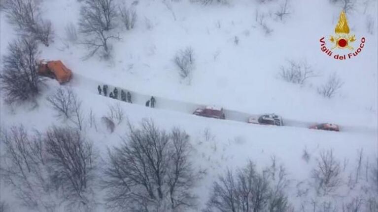 La dramática historia detrás del hotel sepultado bajo la nieve