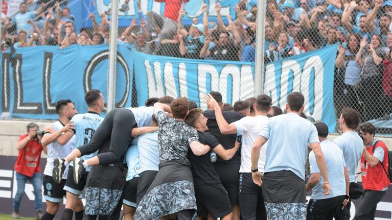 La emoción y la alegría fueron totales en la fiesta pirata. Foto: Lucio Casalla / ElDoce.tv.