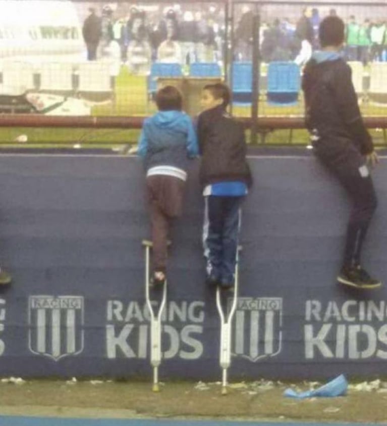 La emocionante foto de los niños hinchas de Racing