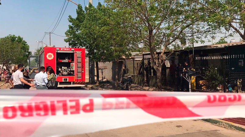 La escena luego de la tragedia en la casa donde la pareja vivía con su hijo de 14 años. 