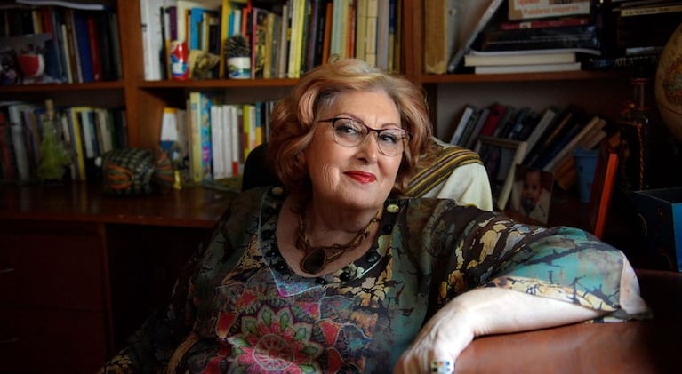 La escritora pagó 40 mil dólares de cirugía.