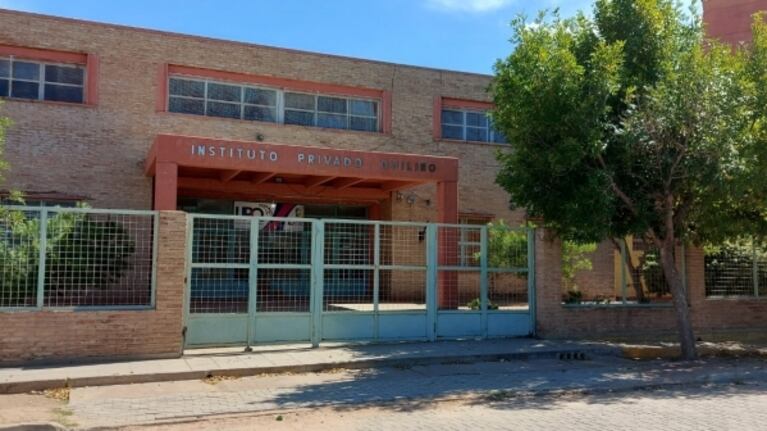La escuela a la que asiste la menor de edad en la localidad de Quilino.