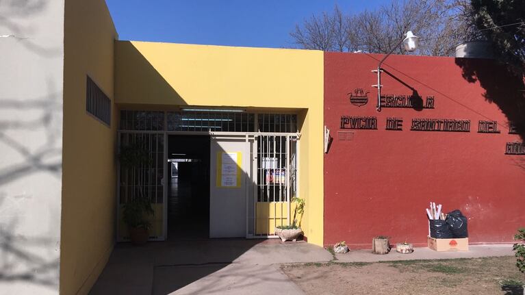 La Escuela amaneció tomada este jueves.