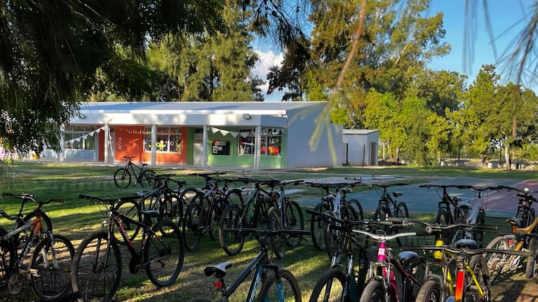 La escuela Mariano Moreno, el lugar del brutal tiroteo fatal en la localidad santafesina de San Cristóbal.