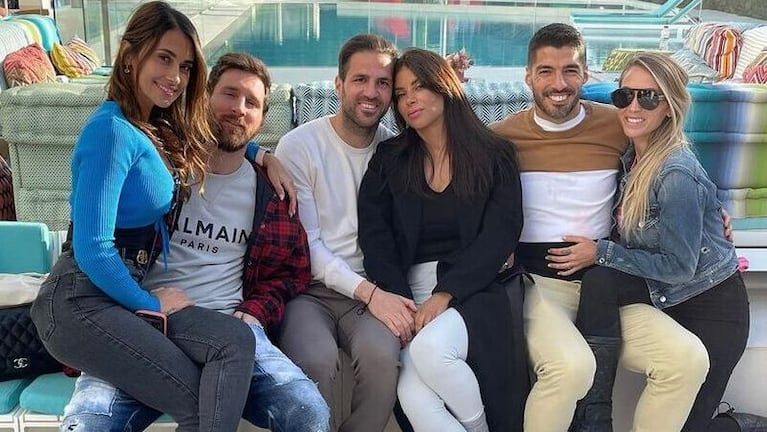 La esposa de Messi celebró en Barcelona rodeada de amigos