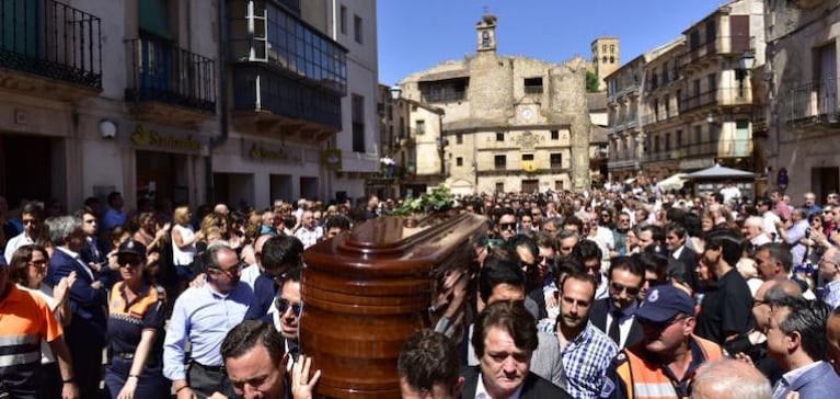 La esposa despidió con un poema conmovedor al torero muerto