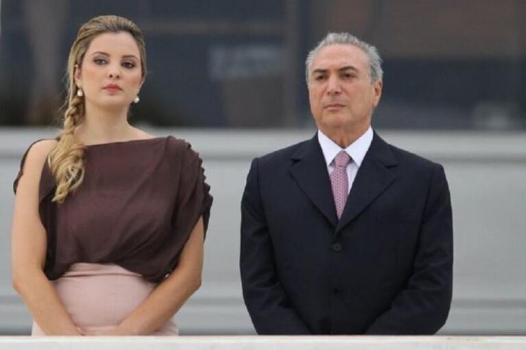 La esposa modelo y 43 años menor del presidente interino de Brasil