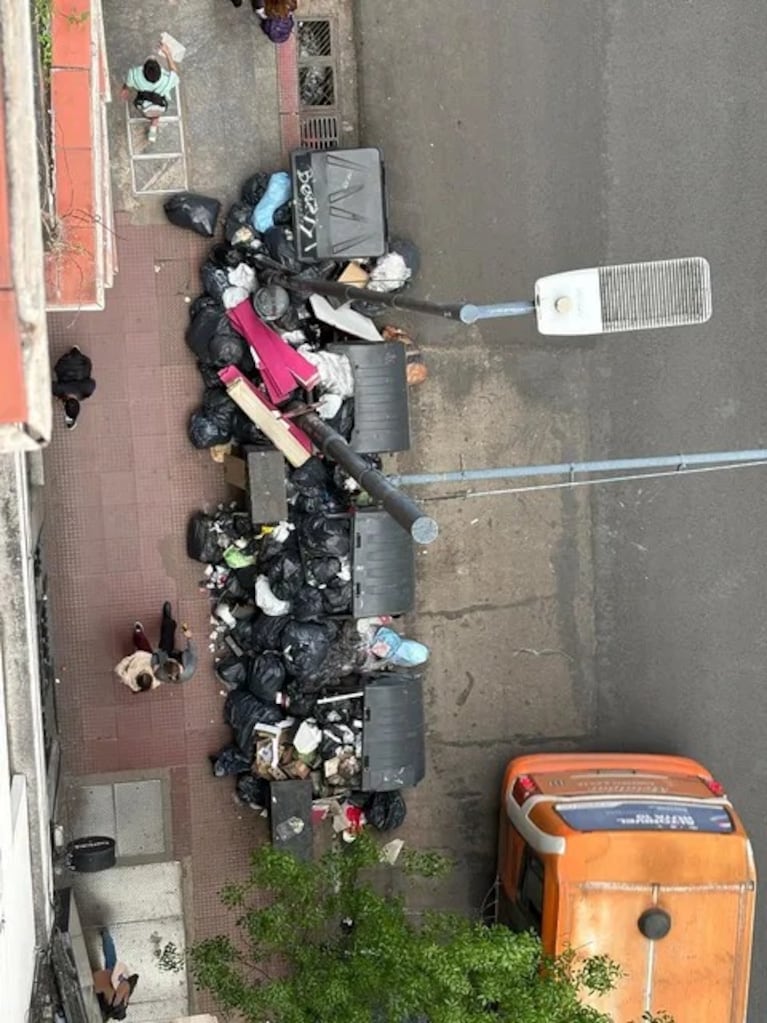 La “esquina basural” en pleno Centro: volvió a llenarse de bolsas en un viernes sin recolección