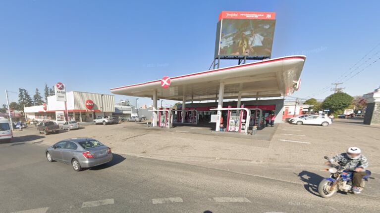 La estación de servicio donde robaron los 10 mil dólares.
