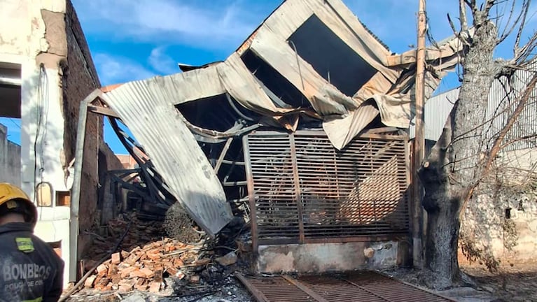 La estructura colapsó por completo tras el incendio.