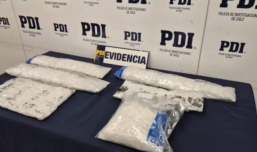 La evidencia de lo secuestrado de la valija del hombre británico.