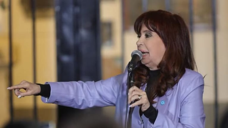 La ex presidenta tiene tiempo hasta el jueves para presentarse en Comodoro Py.