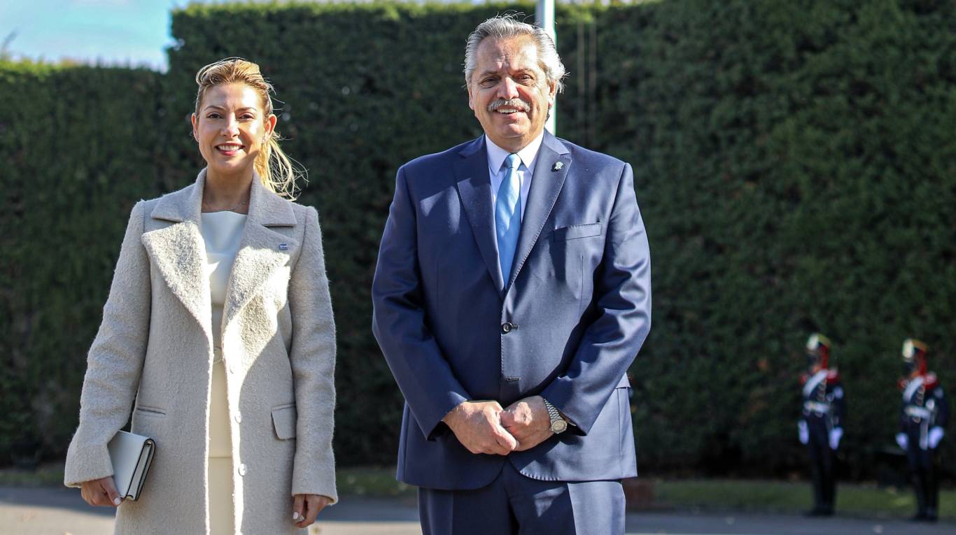 La ex primera dama, Fabiola Yañez, denunció por "violencia física y mental" a su exesposo, el expresidente Alberto Fernández. (Foto: AFP - Presidencia - Esteban Collazo)